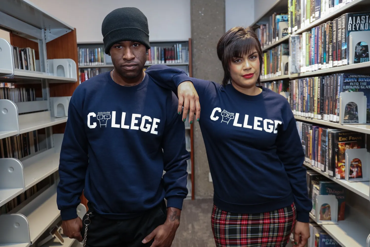 Descendents College sweater navy katoenmix S-3X