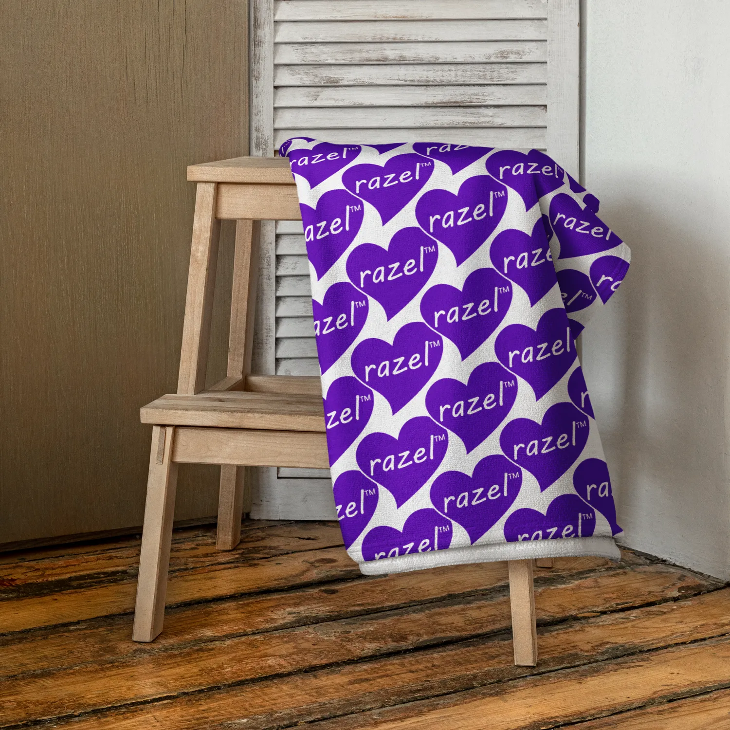 Razel Purple Hearted handdoek 76x152 katoen
