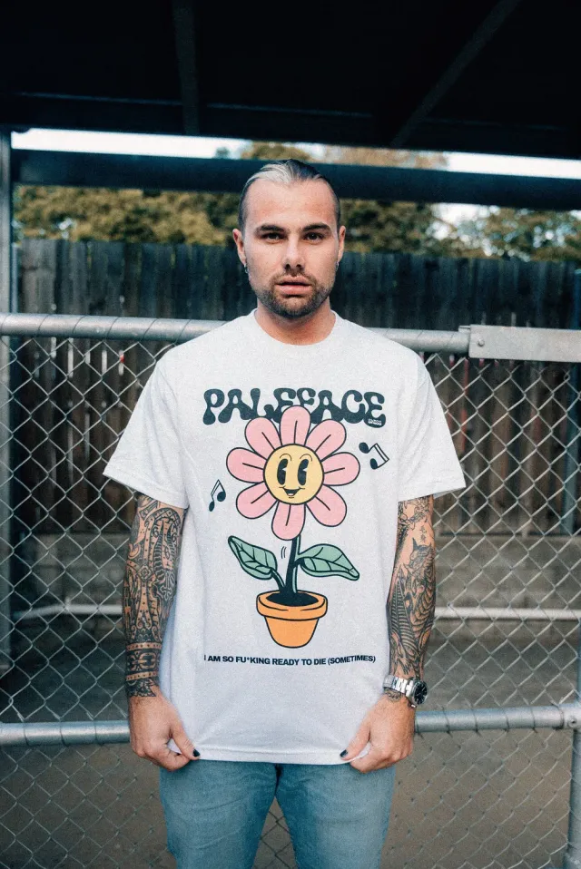 Paleface Swiss The Cute Flower shirt heavyweight zwart